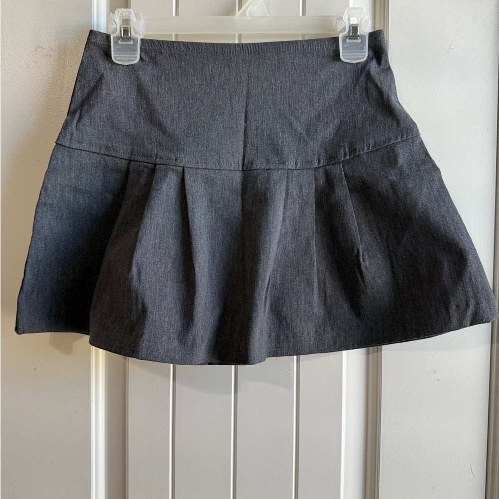 V&X gray mini skirt